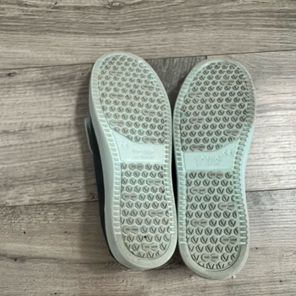 EUC Vionic Womens Mahoney Mable Oxford- Navy, Size 8.5 - Picture 7 of 12